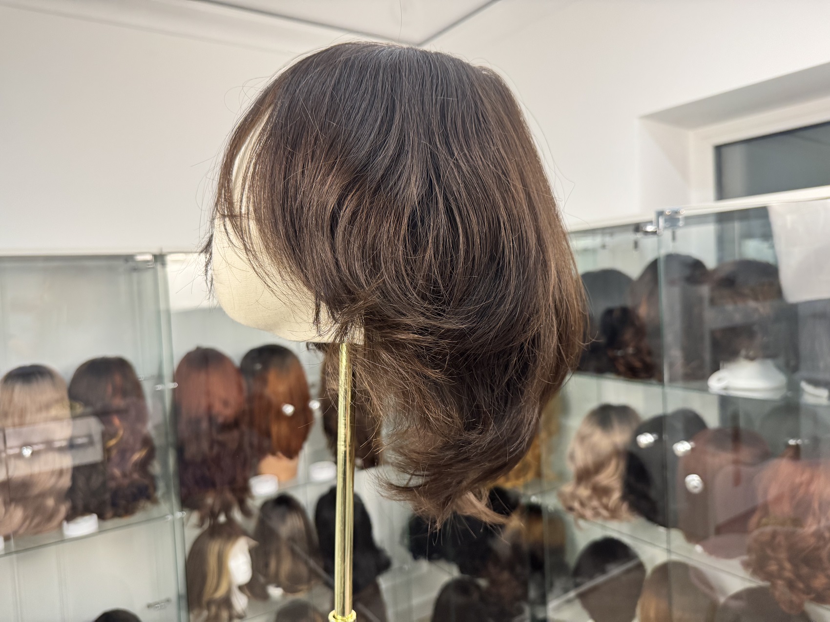 Krótka peruka z naturalnych włosów – lace front