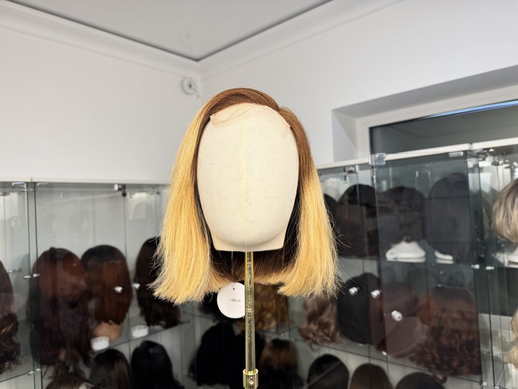 Syntetyczna peruka Premium – blond z rudym odrostem, Lace Front