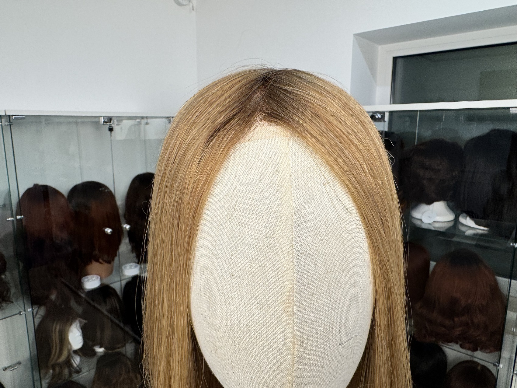 Naturalna peruka Jaśminowa 16″ – delikatna siatka Lace Front