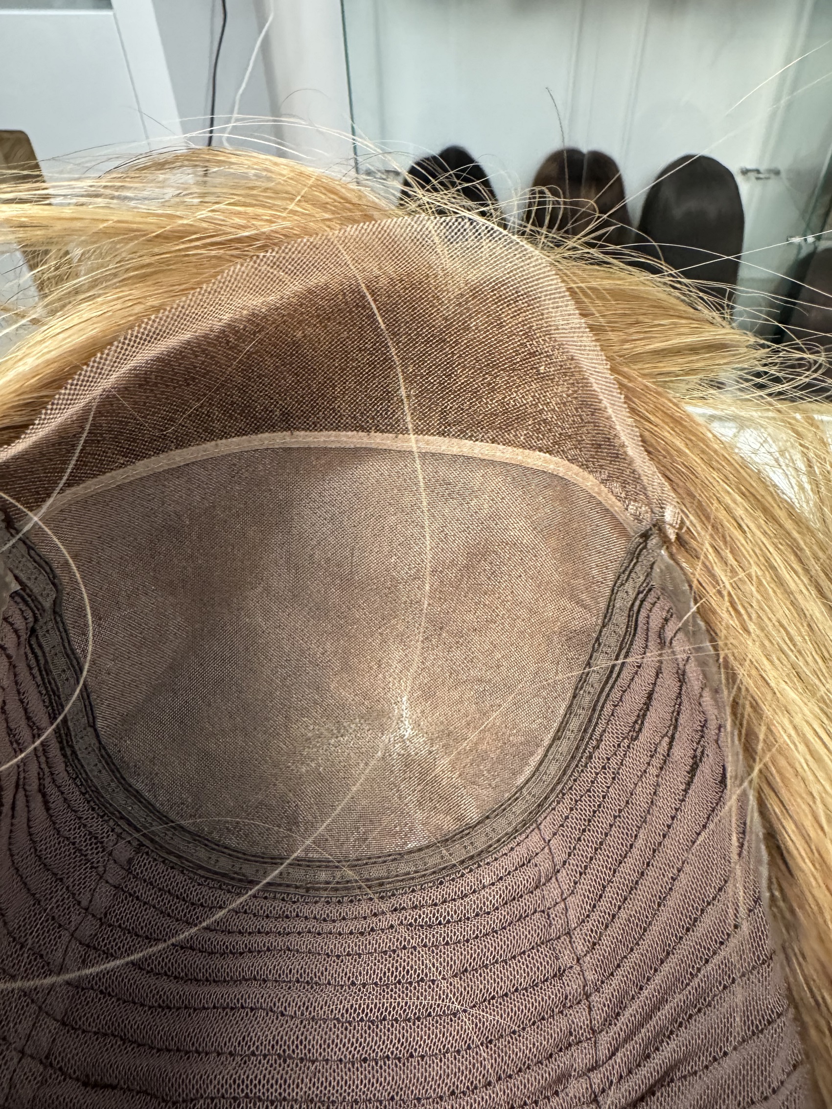 Naturalna peruka Jaśminowa 16″ – delikatna siatka Lace Front