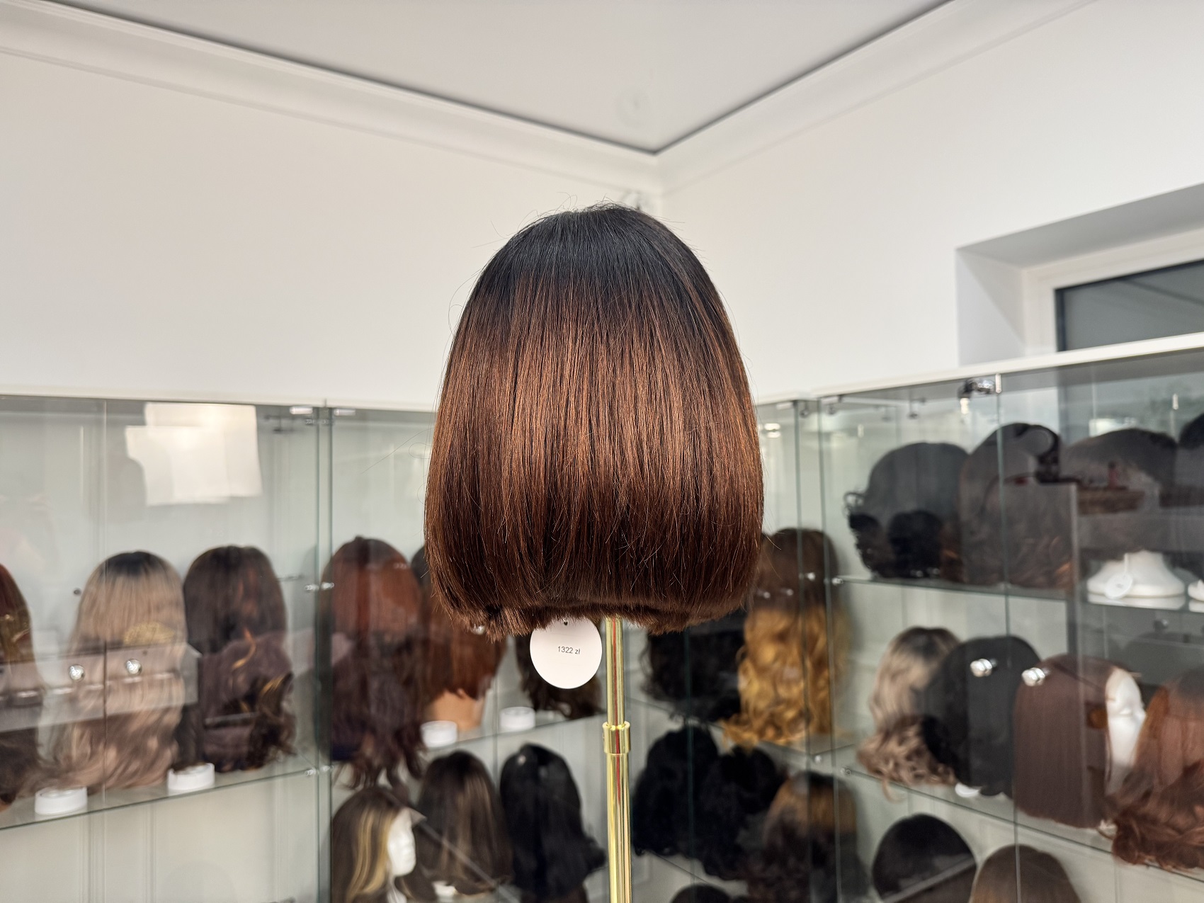Syntetyczna peruka premium Lace Front – brąz ombré